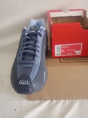 Nike Men’s Blue Shox Running Shoe
